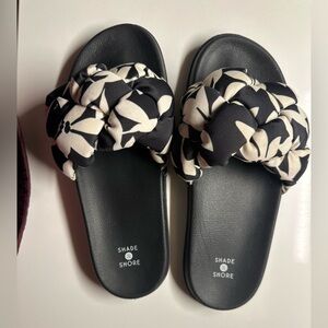 Shade & Shore Black and Cream Floral Slides
